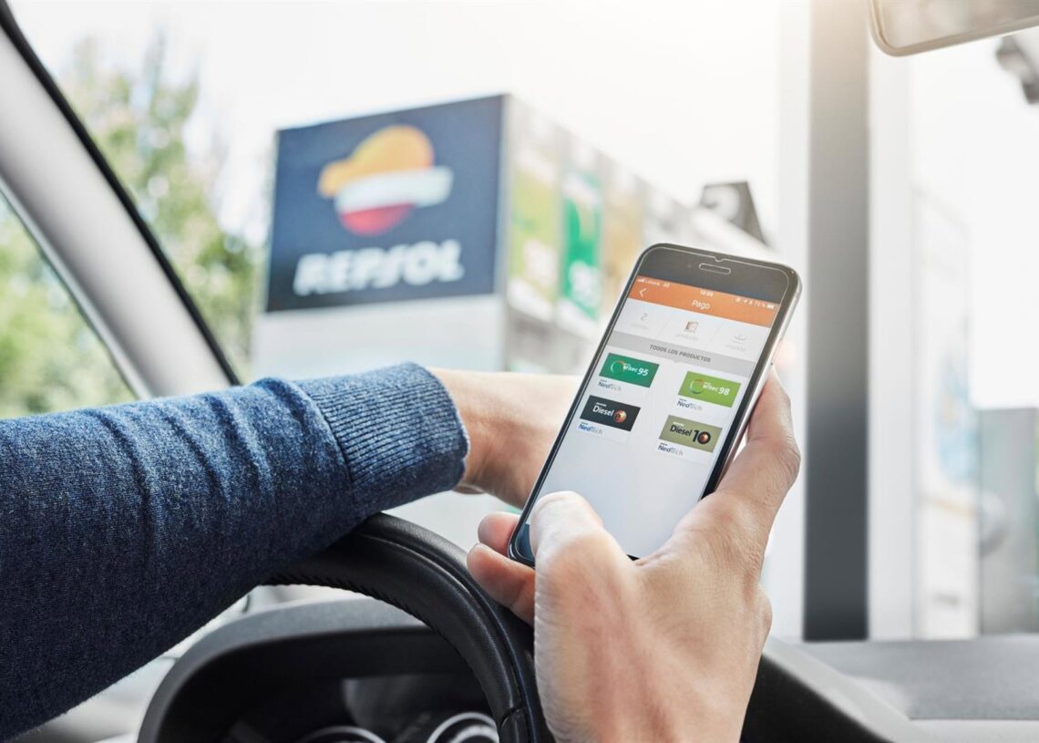 Archivo - Aplicación de pago WayletREPSOL - Archivo