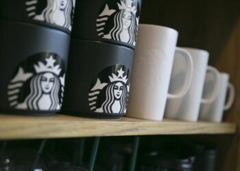 Archivo - Starbucks tazasSTARBUCKS ESPAÑA - Archivo