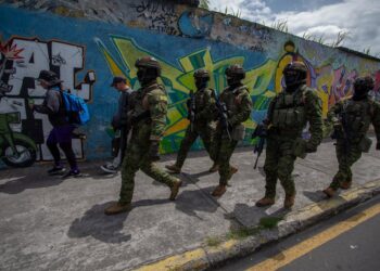 Archivo - Miembros del Ejército de Ecuador en QuitoJuan Diego Montenegro/dpa - Archivo
