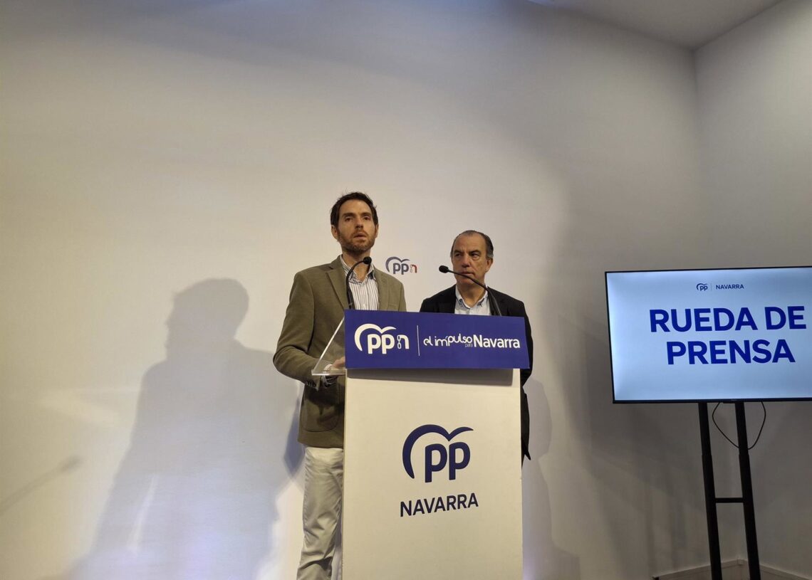 Archivo - Los diputados navarros del PP Sergio Sayas y Carlos García Adanero.EUROPA PRESS - Archivo