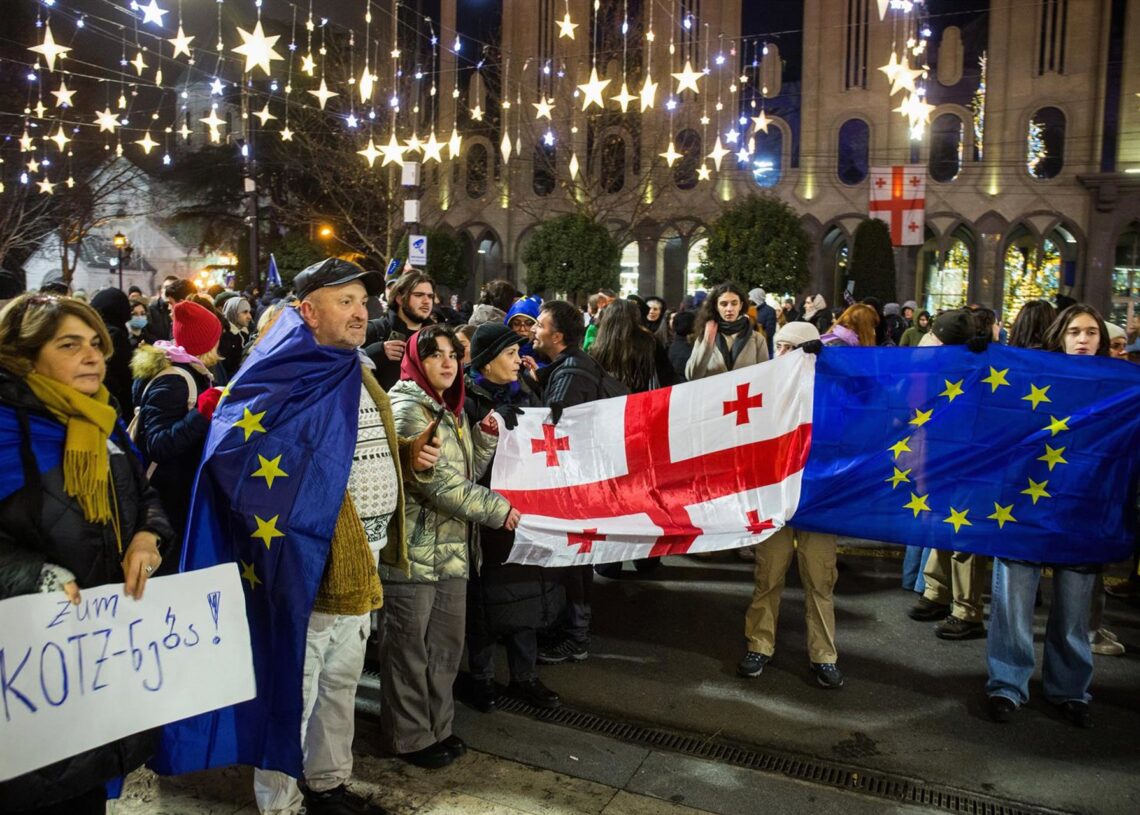 Archivo - Manifestaciones proeuropeas en Tiflis, Georgia.Karol Serewis/SOPA Images via ZU / DPA - Archivo