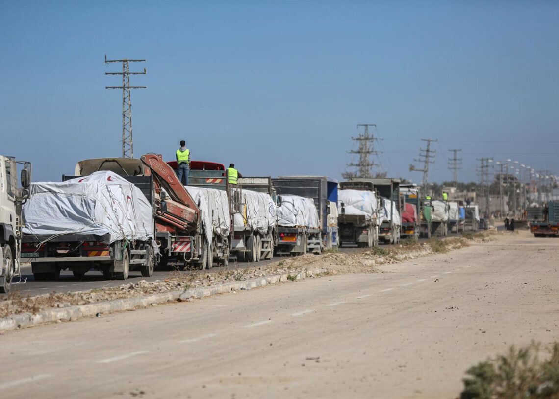 Camiones con ayuda en la Franja de GazaOmar Ashtawy / Zuma Press / ContactoPhoto