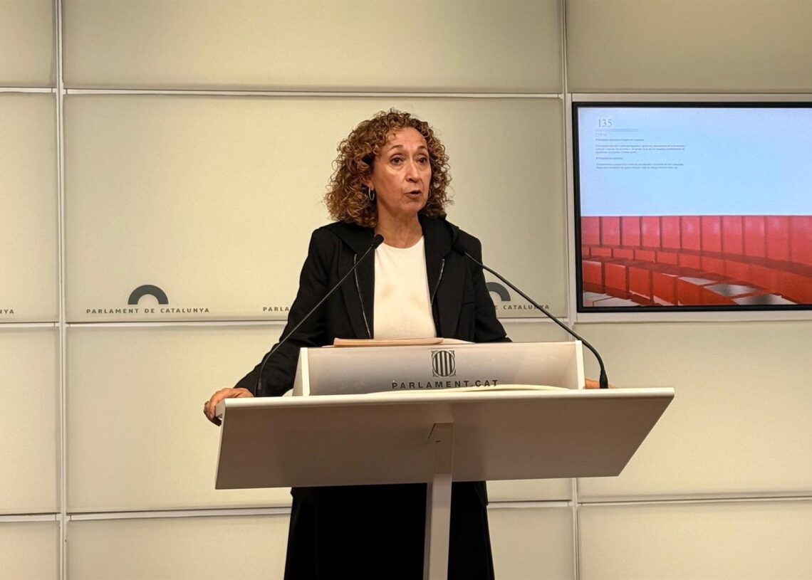 La portavoz de ERC en el Parlament, Ester Capella, en rueda de prensa.EUROPA PRESS