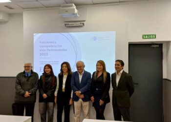Presentación del 'Informe EP+D 2025', elaborado por la Asociación Española de Directores de Recursos Humanos (AEDRH) a través de su comunidad e Talento y Liderazgo junto con EUDE Business School, CRHEO Recursos Humanos y Foro Inserta Responsable.AEDRH