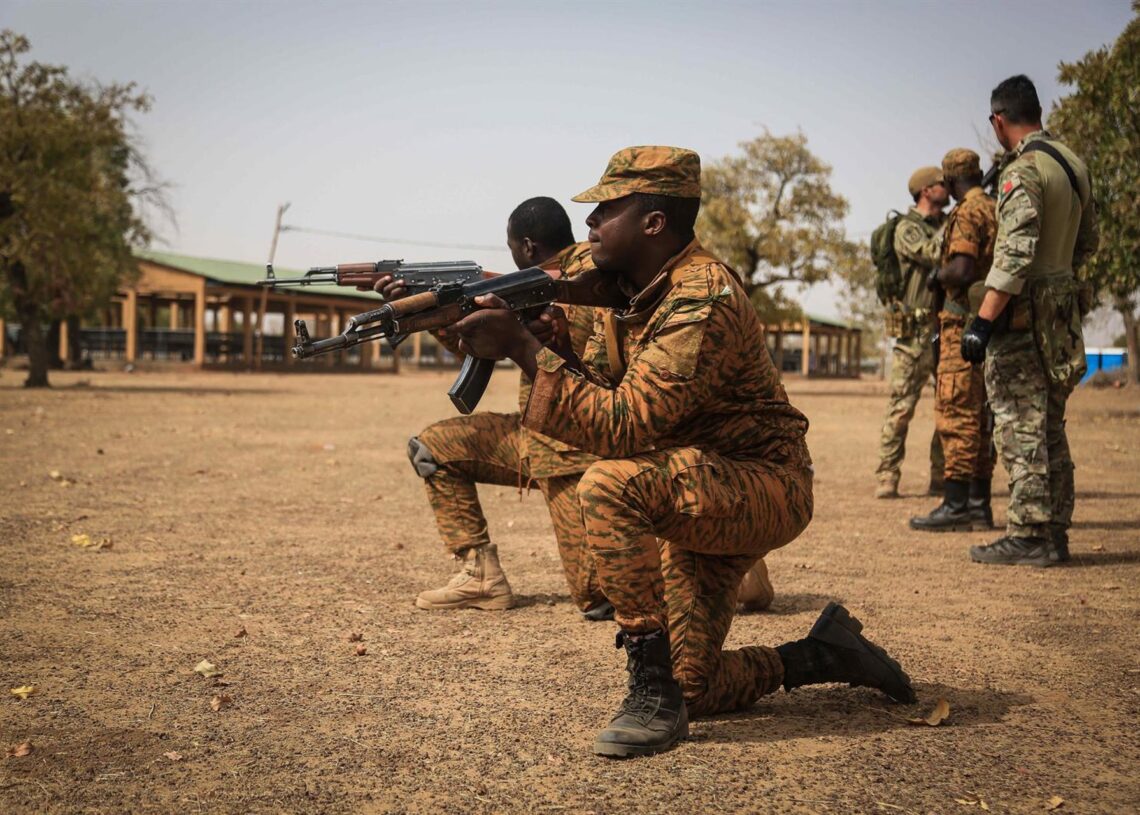 Archivo - Militares de Burkina FasoPETER SEIDLER / ZUMA PRESS / CONTACTOPHOTO