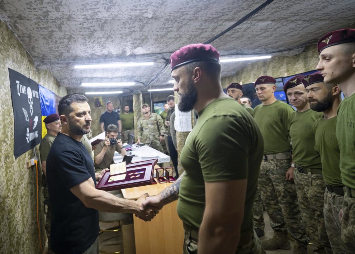 Archivo - El presidente ucraniano, Volodimir Zelenski, visita a las tropas, en una imagen de archivo.Europa Press/Contacto/Pool /Ukrainian Presidentia