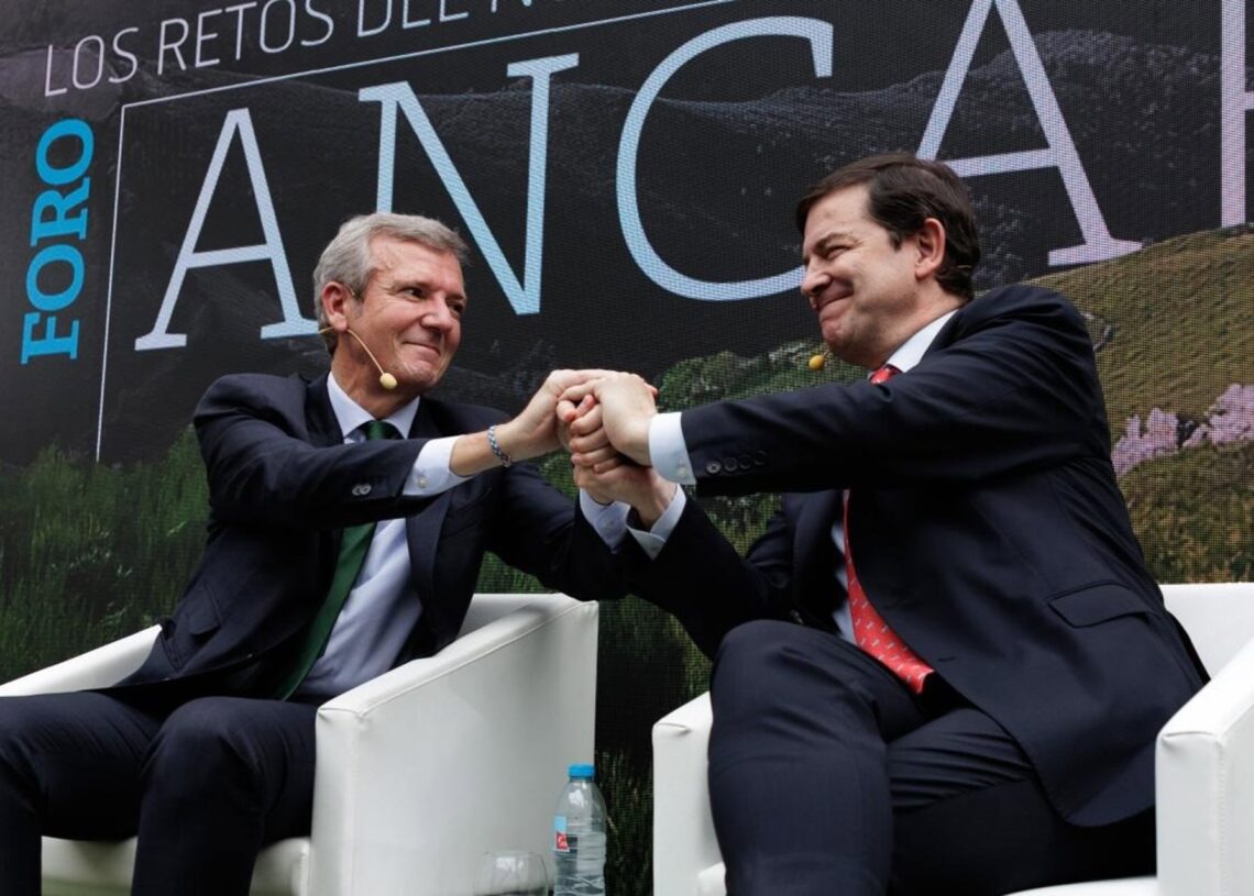 Rueda y Mañueco, en el 'Foro Ancares'XUNTA