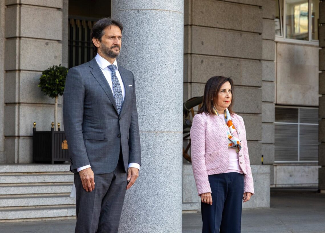 La ministra de Defensa, Margarita Robles, se reúne con su homólogo eslovaco, Robert Kalinak.MARCO ANTONIO ROMERO / MINISTERIO DE DEFENSA