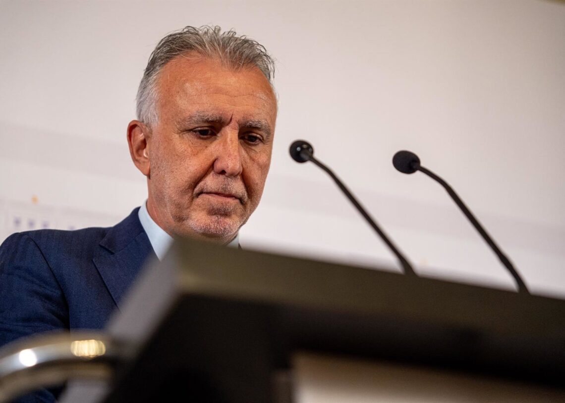 El ministro de Política Territorial y Memoria Democrática, Ángel Víctor Torres, comparece en rueda de prensa, en el Ministerio de Política Territorial y Memoria Democrática, a 4 de noviembre de 2025, en Madrid (España). Gabriel Luengas - Europa Press