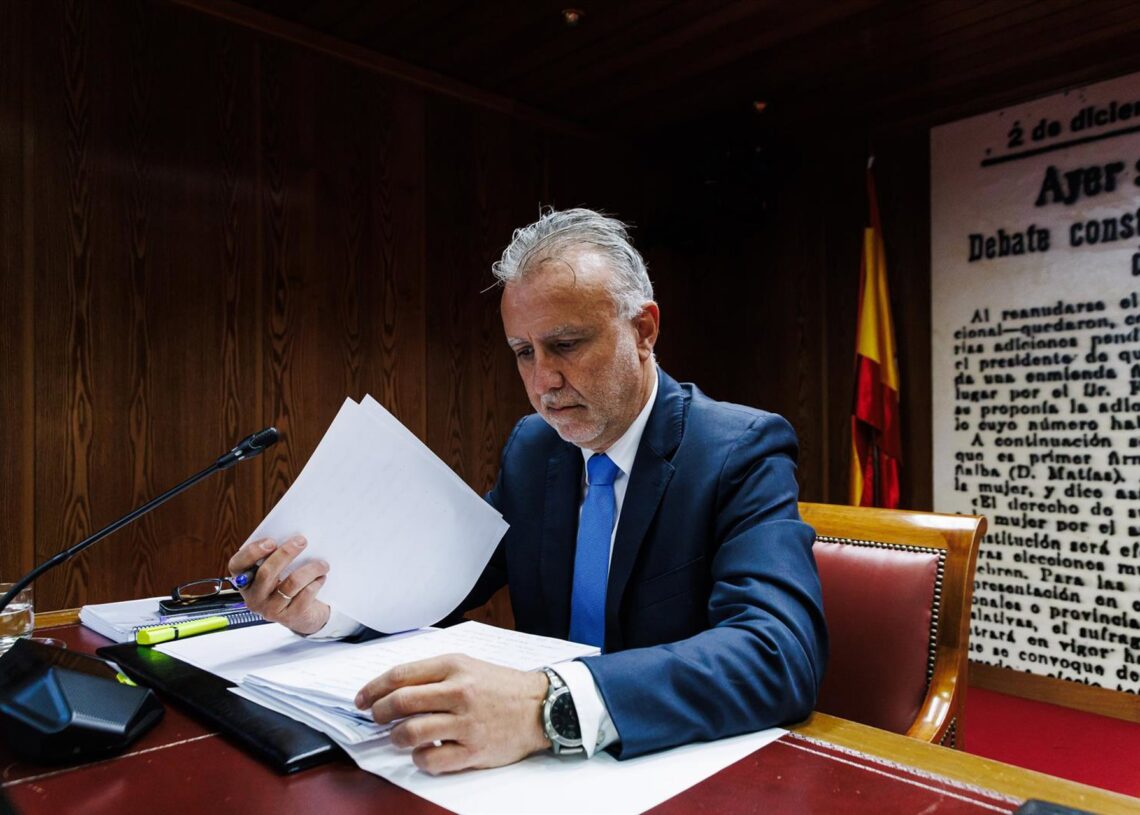 Archivo - El ministro de Política Territorial y Memoria Democrática, Ángel Víctor Torres, comparece en la Comisión de Investigación por el ‘caso Koldo’, en el Senado, a 28 de noviembre de 2024, en Madrid (España). Carlos Luján - Europa Press - Archivo