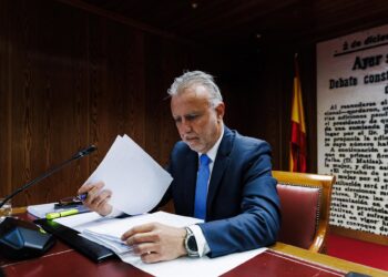 Archivo - El ministro de Política Territorial y Memoria Democrática, Ángel Víctor Torres, comparece en la Comisión de Investigación por el ‘caso Koldo’, en el Senado, a 28 de noviembre de 2024, en Madrid (España). Carlos Luján - Europa Press - Archivo