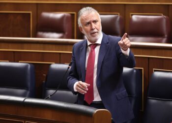 El ministro de Política Territorial y Memoria Democrática, Ángel Víctor Torres, interviene durante una sesión de Control al Gobierno, en el Congreso Eduardo Parra - Europa Press