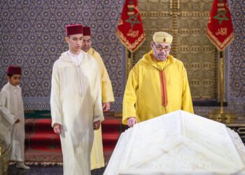 Archivo - El rey Mohamed VI de Marruecos y su heredero, el príncipe Moulay HasánMAP - Archivo