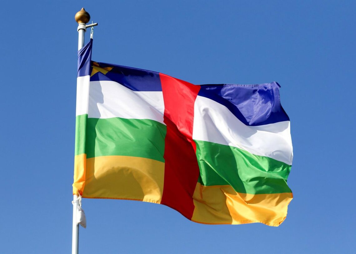 Archivo - La bandera de República Centroafricana ondea en el complejo del Foro Económico Internacional de San Petersburgo, en RusiaEuropa Press/Contacto/Maksim Konstantinov