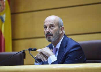 Archivo - El presidente del Senado, Pedro Rollán, durante un pleno en el Senado, a 1 de octubre de 2025, en Madrid (España).  Jesús Hellín - Europa Press - Archivo