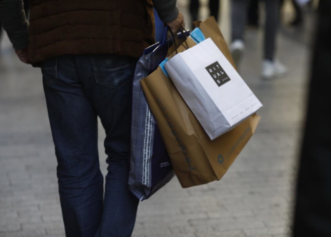 Archivo - Compras.EUROPA PRESS - Archivo