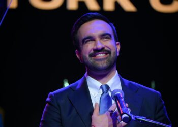 05 November 2025, US, New York: Mayor-elect Zohran Mamdani delivers a speech on stage at the Brooklyn Paramount Theatre following his victory in the New York City mayoral race. Photo: Liri Agami/ZUMA Press Wire/dpaLiri Agami/ZUMA Press Wire/dpa