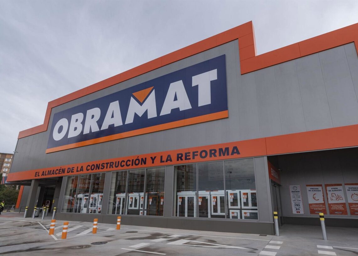 Archivo - Almacén de Obramat.OBRAMAT - Archivo