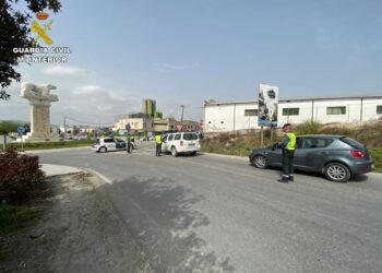 Archivo - Agentes de la Guardia Civil en un control en Baena.GUARDIA CIVIL - Archivo