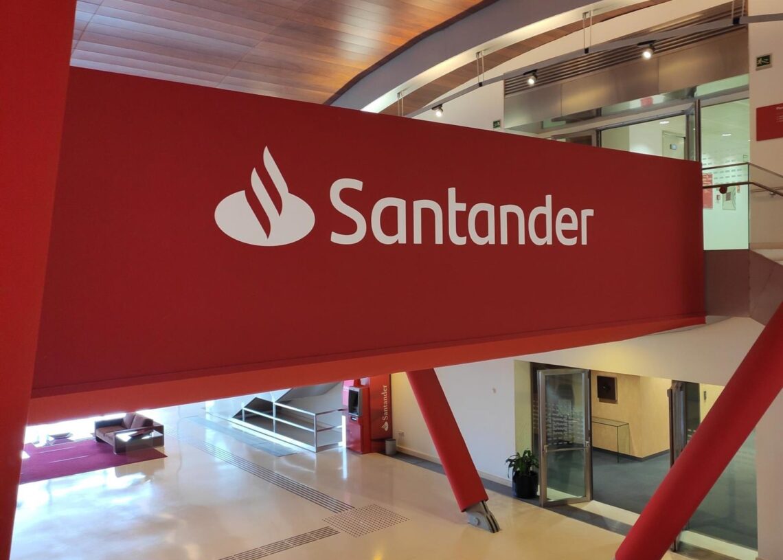 Archivo - Logo de Banco SantanderBANCO SANTANDER - Archivo