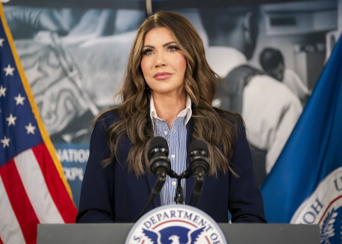 La secretaria de Seguridad Nacional de Estados Unidos, Kristi NoemEuropa Press/Contacto/Tia Dufour/Dhs