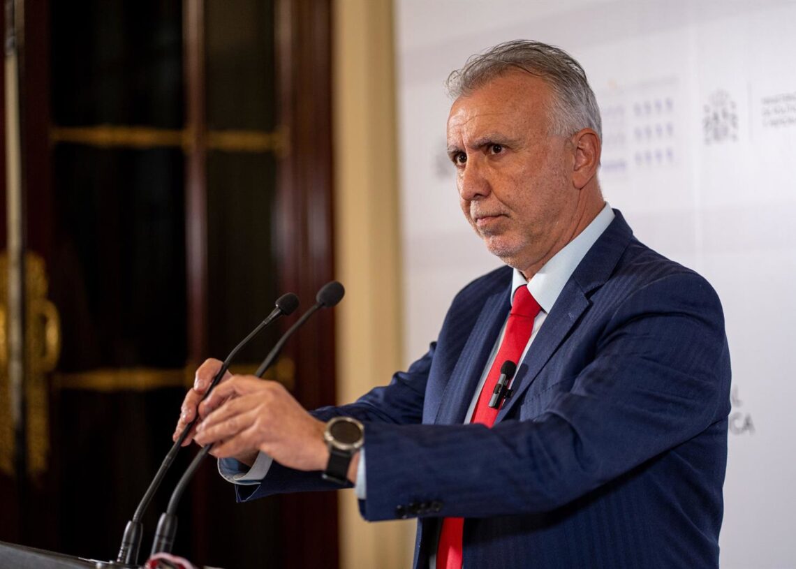 El ministro de Política Territorial y Memoria Democrática, Ángel Víctor Torres, comparece en rueda de prensa, en el Ministerio de Política Territorial y Memoria Democrática, a 4 de noviembre de 2025, en Madrid (España). Gabriel Luengas - Europa Press