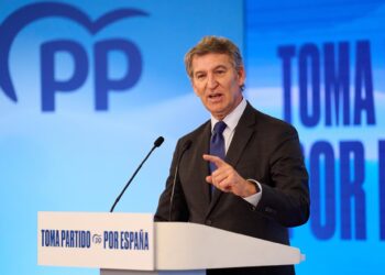 El presidente del Partido Popular, Alberto Núñez Fejióo, interviene durante la presentación del Plan Nacional de Autónomos, en el Edificio Bisalia del PCTCAN, a 5 de noviembre de 2025, en Santander, Cantabria (España). Juanma Serrano - Europa Press