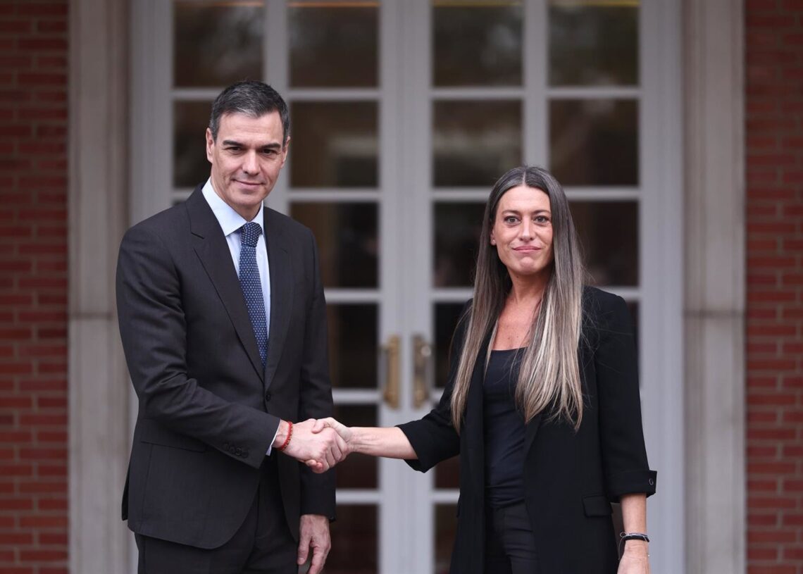 Archivo - El presidente del Gobierno, Pedro Sánchez, recibe a la portavoz de Junts en el Congreso, Miriam Nogueras, en el Palacio de la Moncloa, a 13 de marzo de 2025, en Madrid (España).Eduardo Parra - Europa Press - Archivo