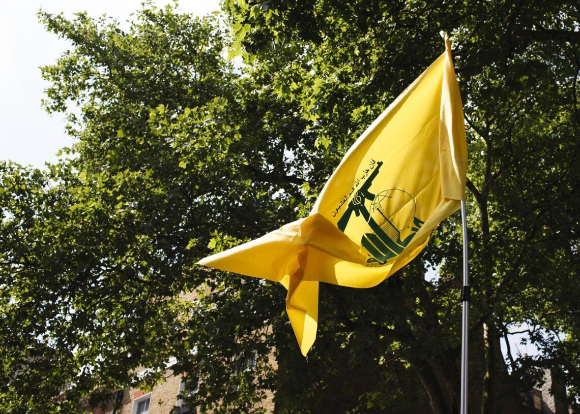 Archivo - Una bandera de Hezbolá en una imagen de archivo.DAVID CLIFF / ZUMA PRESS / CONTACTOPHOTO - Archivo