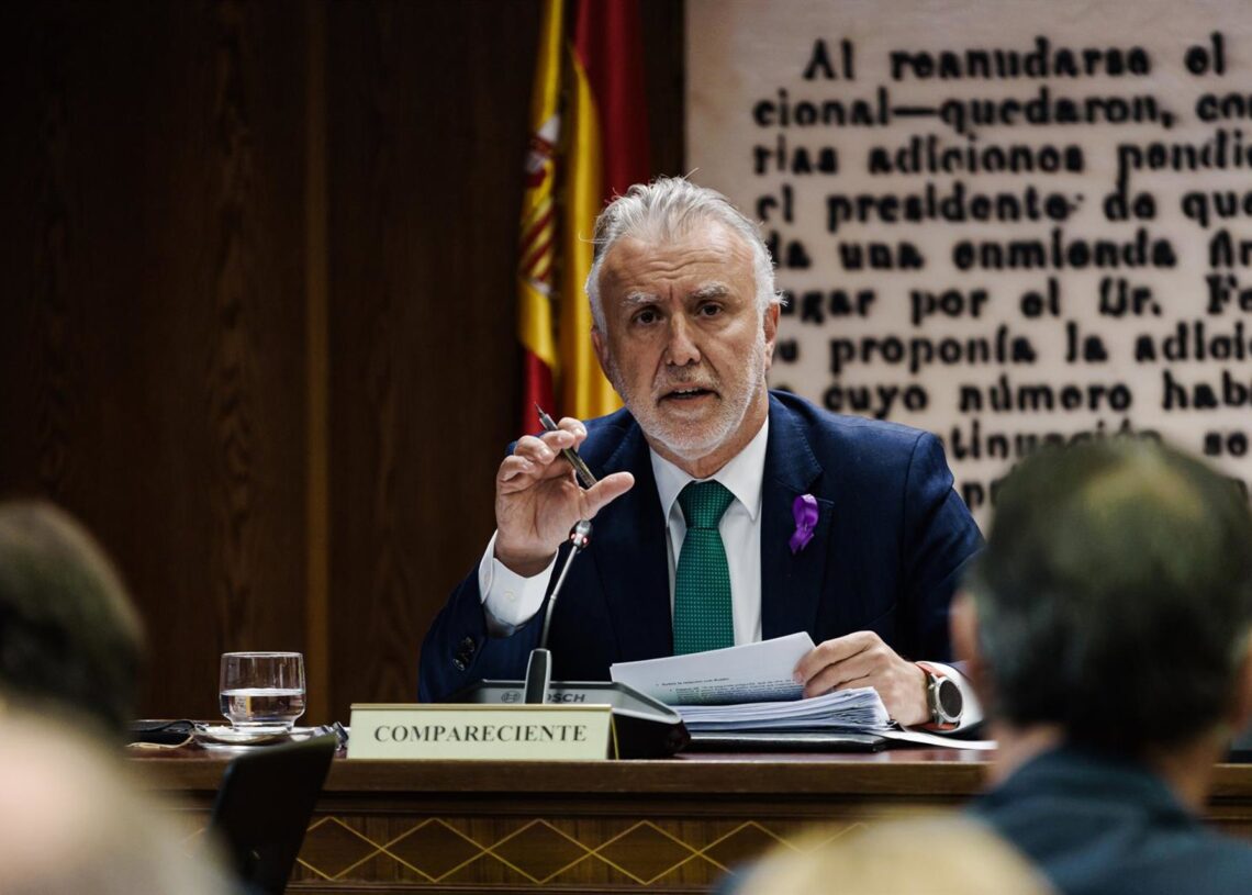 Archivo - El Ministro de Política Territorial y Memoria Democrática, Ángel Víctor Torres, durante su comparecencia en la comisión por el ‘caso Koldo’, en el Senado, a 6 de marzo de 2025, en Madrid (España).Carlos Luján - Europa Press - Archivo