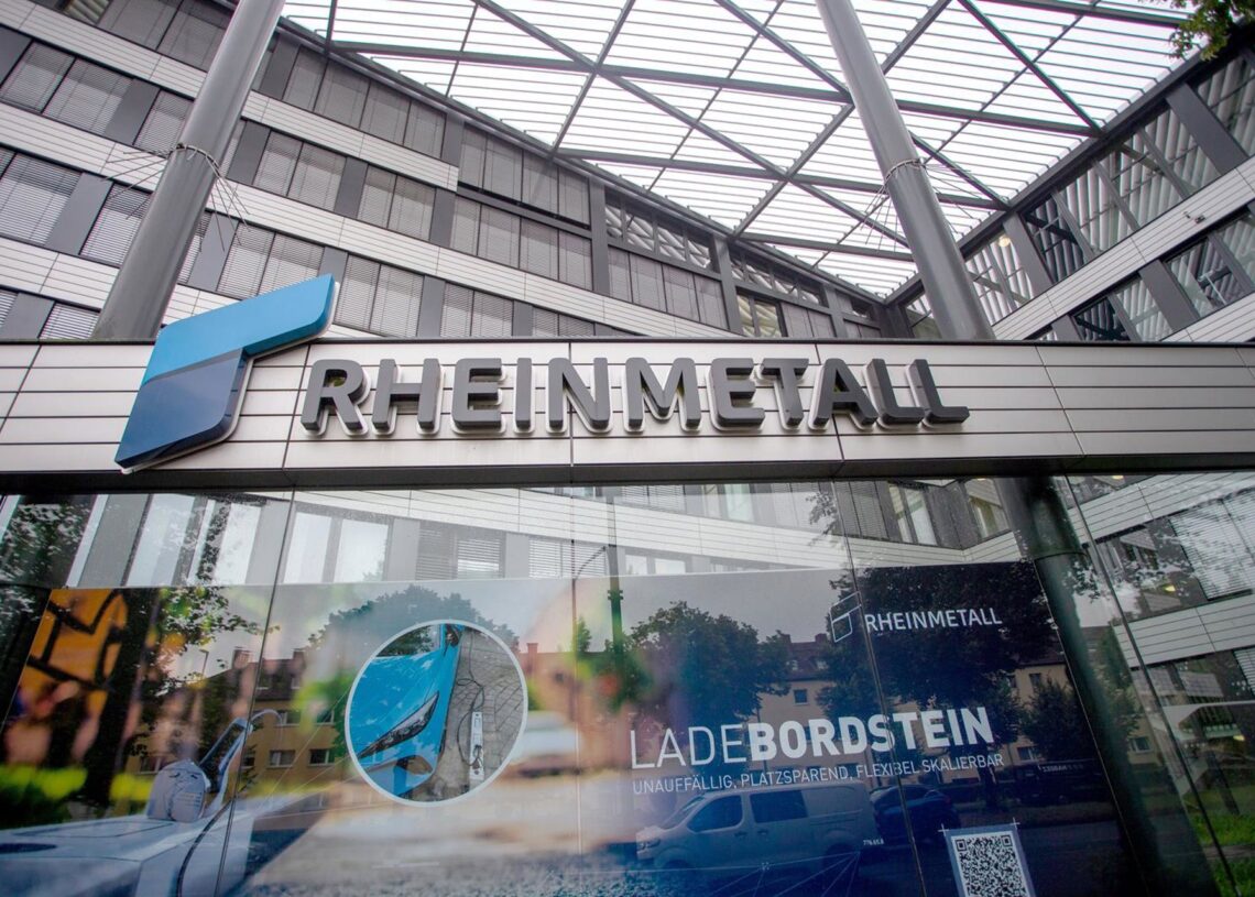 Archivo - 12 July 2024, North Rhine-Westphalia, Duesseldorf: The Rheinmetall AG logo can be seen in front of the headquarters. Photo: Thomas Banneyer/dpaThomas Banneyer/dpa - Archivo