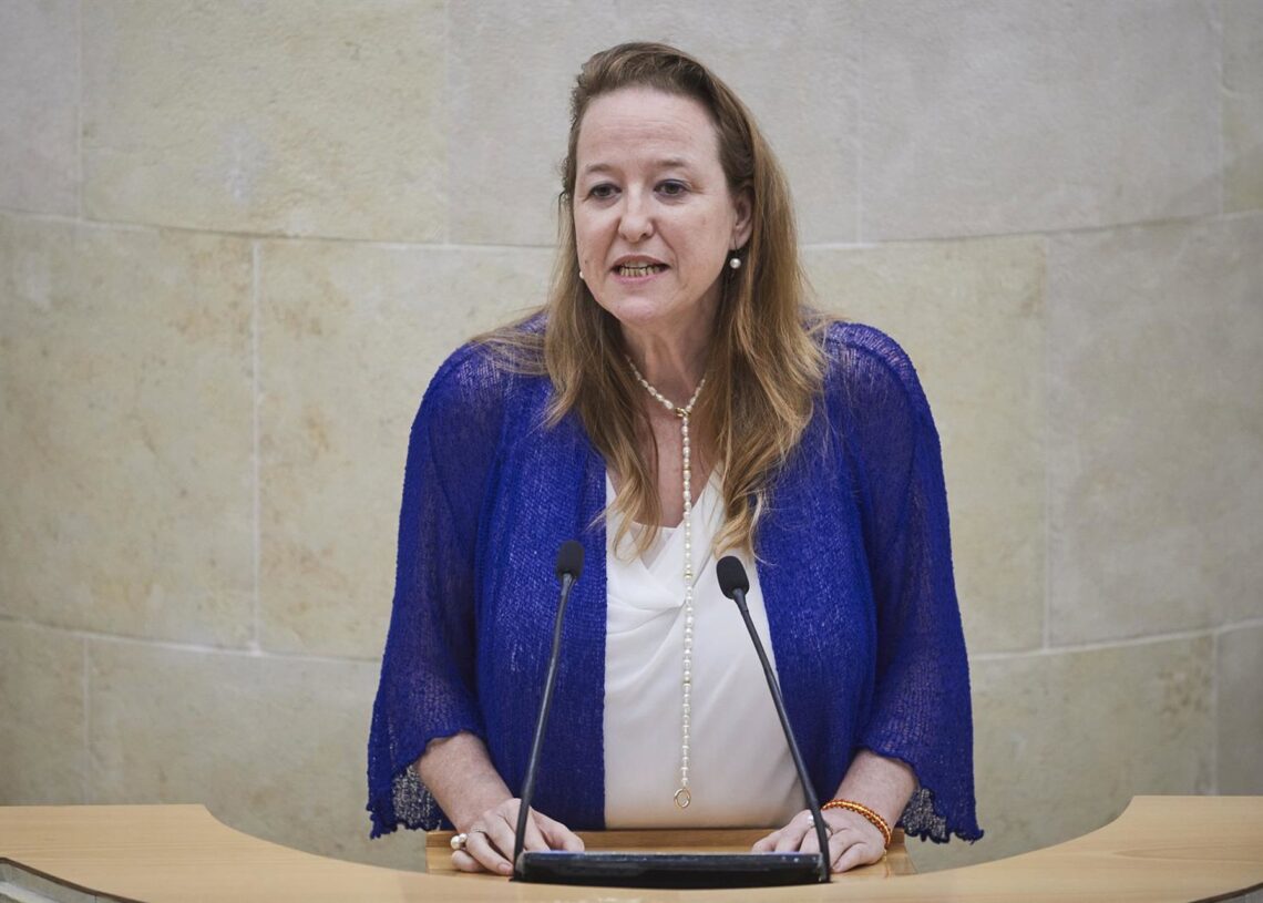 Archivo - La portavoz de VOX en el Parlamento de Cantabria,  Leticia DíazCésar Ortiz - Europa Press - Archivo