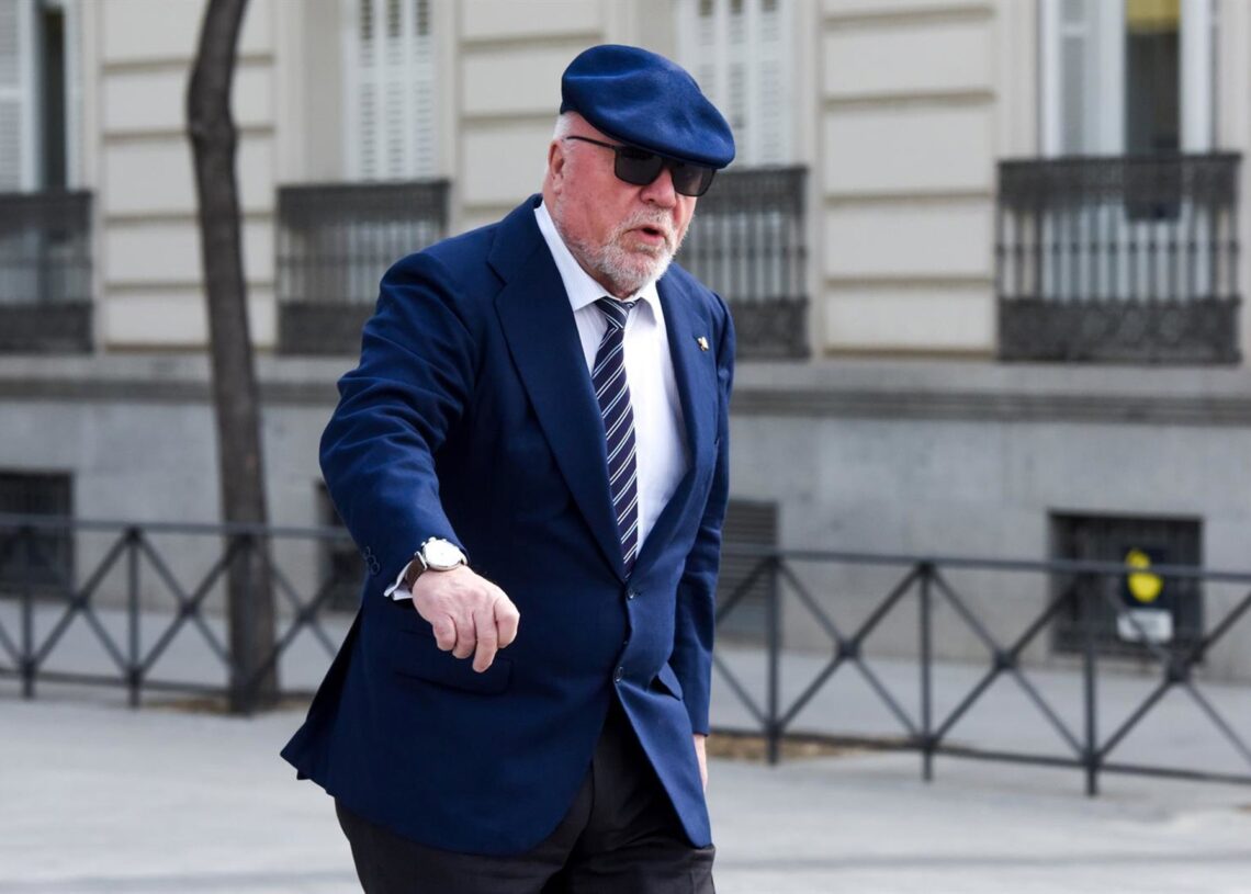 Archivo - El comisario jubilado José Manuel Villarejo a su llegada a la Audiencia Nacional, a 19 de marzo de 2024, en Madrid (España).Gustavo Valiente - Europa Press - Archivo