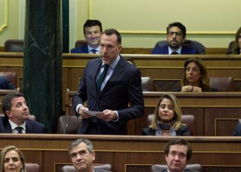 Archivo - El diputado del PP Héctor Palencia interviene durante una sesión de control al Gobierno, en el Congreso de los Diputados, a 24 de abril de 2024, en Madrid (España). Jesús Hellín - Europa Press - Archivo