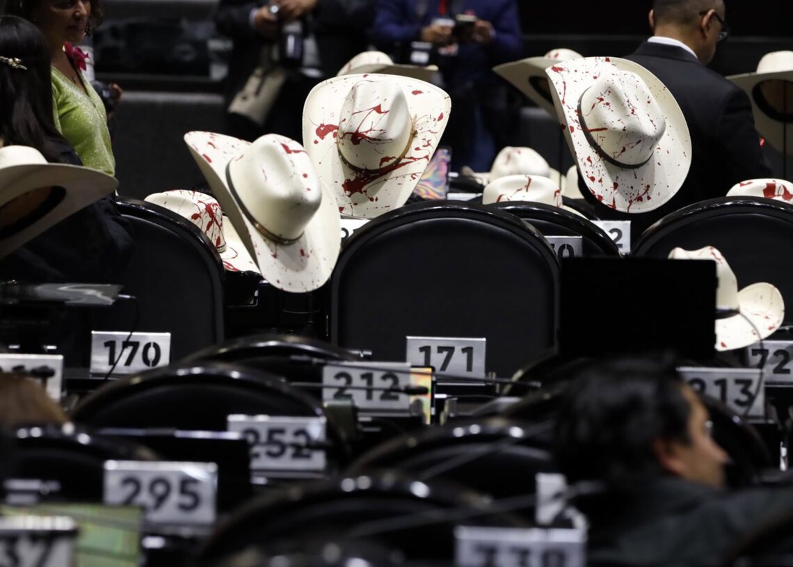 Acto de condena por el asesinato del alcade de Uruapan, Carlos Manzo, en el Congreso de los Diputados de México.Europa Press/Contacto/Luis Barron