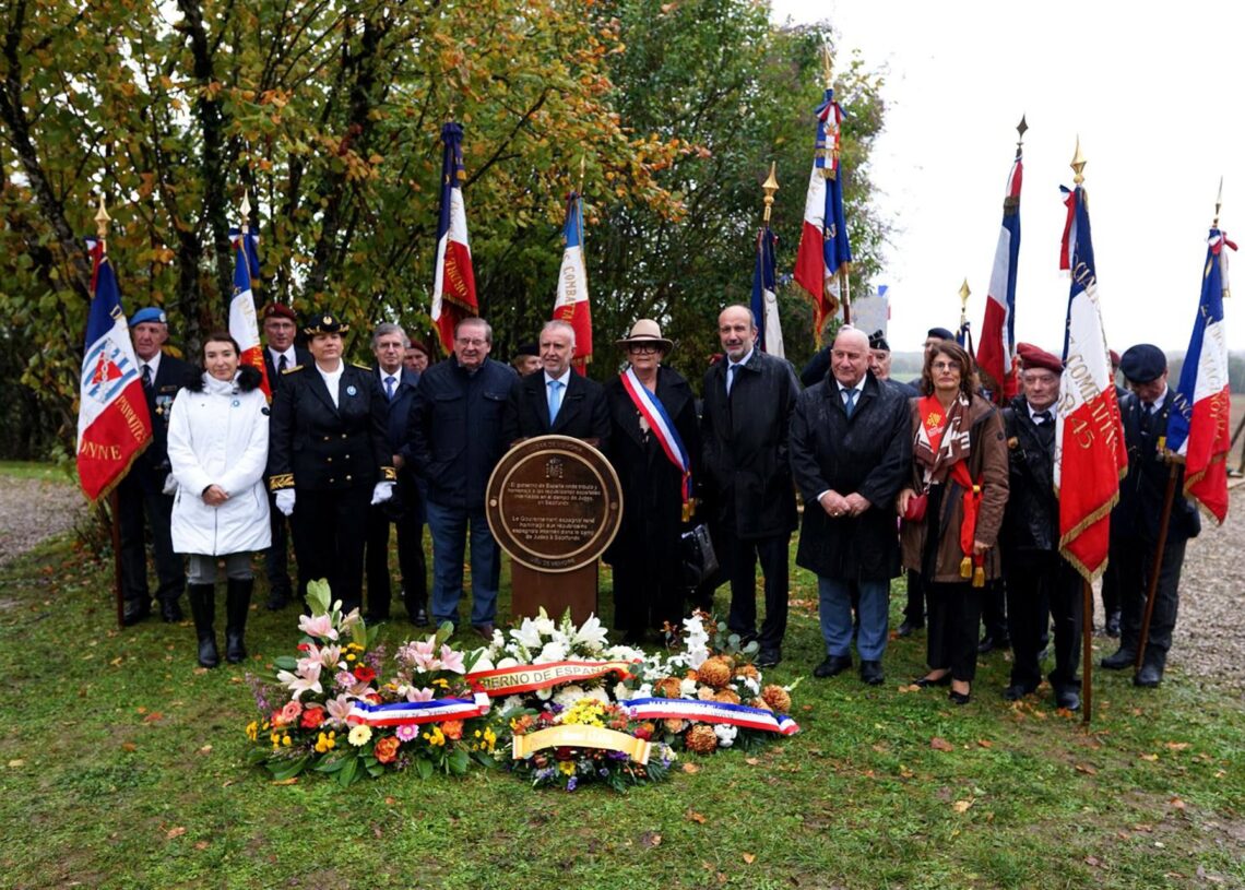 Archivo - El ministro de Política Territorial y Memoria Democrática, Ángel Víctor Torres, en el homenaje al expresidente de la República Manuel Azaña.MINISTERIO DE POLÍTICA TERRITORIAL Y MEMORIA