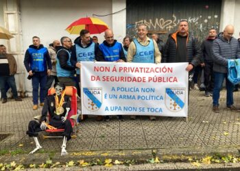 Policías protestan frente al Parlamento.EUROPA PRESS