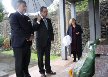 Archivo - El embajador de Alemania, Wolfgang Dold, junto al alcalde de Gernika, José María Gorroño en 2019AYUNTAMIENTO - Archivo