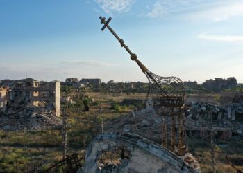 Archivo - Ruinas de una iglesia ortodoxa en Maryinka, al noroeste de Donetsk, en el este de UcraniaEuropa Press/Contacto/Dmitry Yagodkin - Archivo