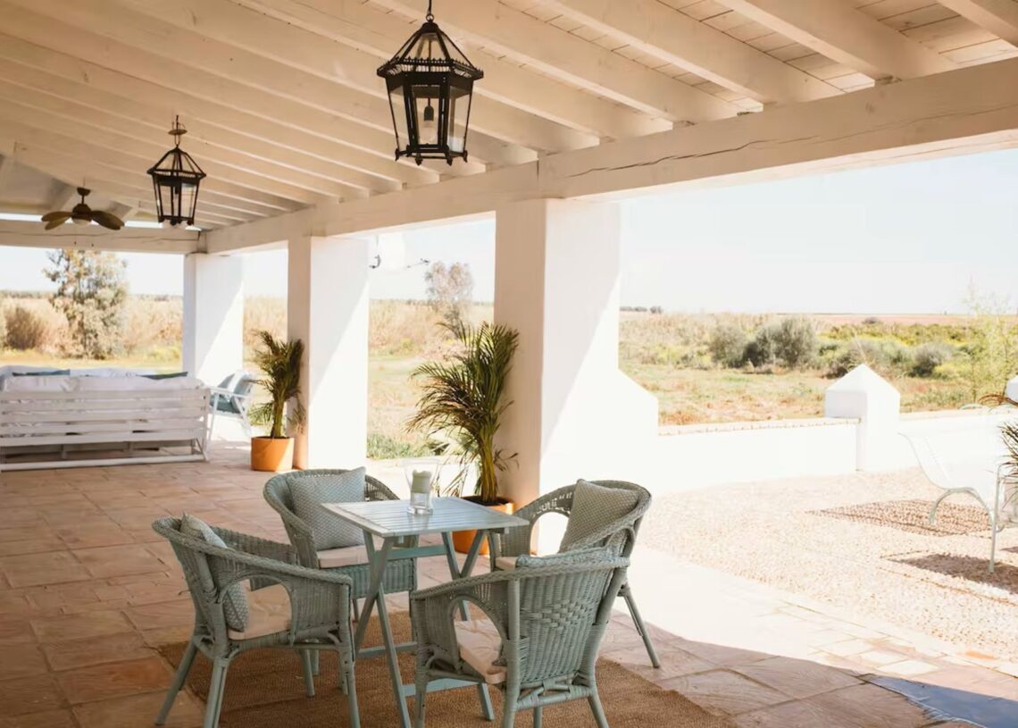 Archivo - Interior de una casa rural de Carmona ofertada desde la plataforma digital.AIRBNB - Archivo