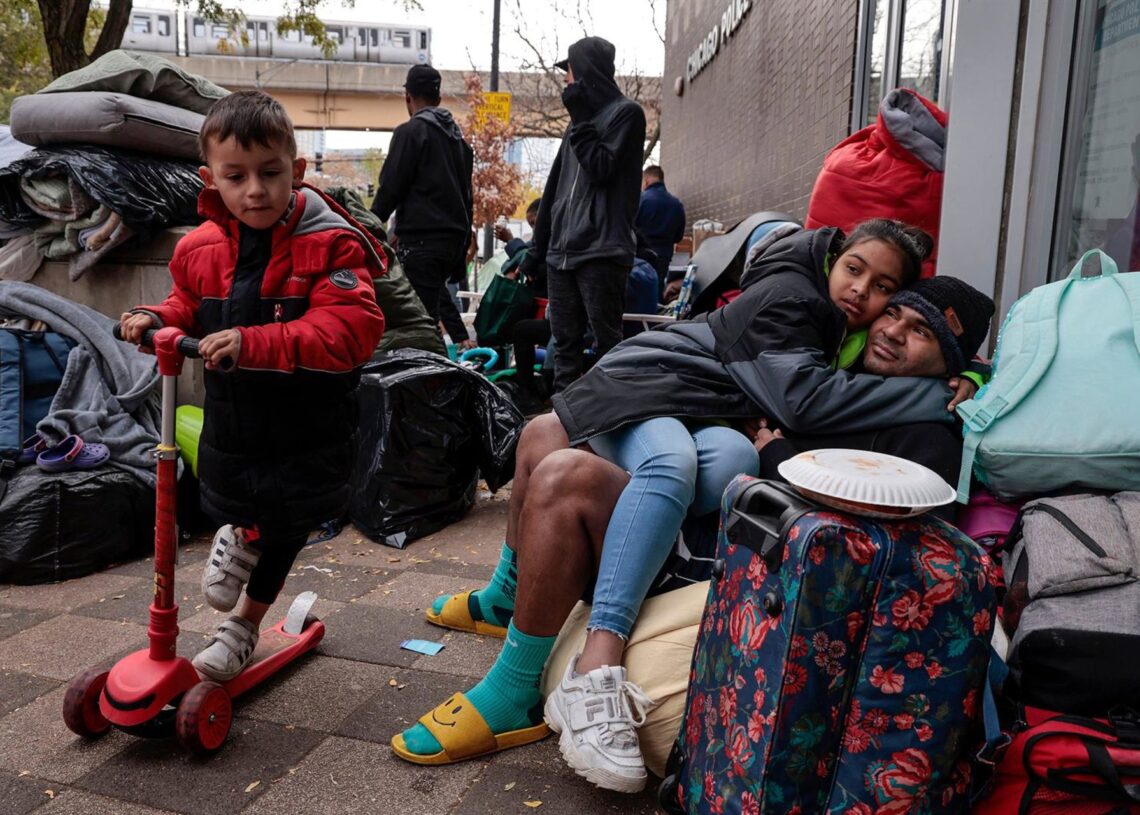 Archivo - Imagen de archivo de migrantes venezolanos en EEUU. Europa Press/Contacto/Antonio Perez - Archivo