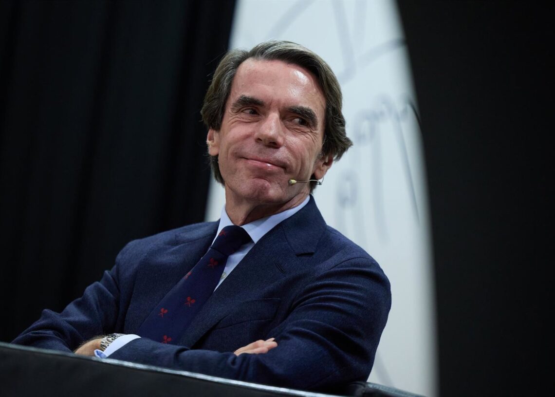 Archivo - El expresidente del gobierno, José María Aznar, ofrece la lección magistral: 'Los Gobiernos de José María Aznar (1996-2004)', en el Goethe- Institut Madrid, a 28 de octubre de 2024, en Madrid (España).Jesús Hellín - Europa Press - Archivo