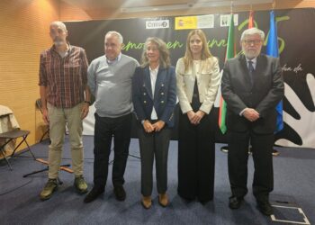 Marisol Garmendia con Beatriz Gámiz, Florencio Domínguez, Imanol Zubero e Iñaki Vélez en el acto de conmemoración del Día de la Memoria en Ermua (Bizkaia)DELEGACIÓN DEL GOBIERNO