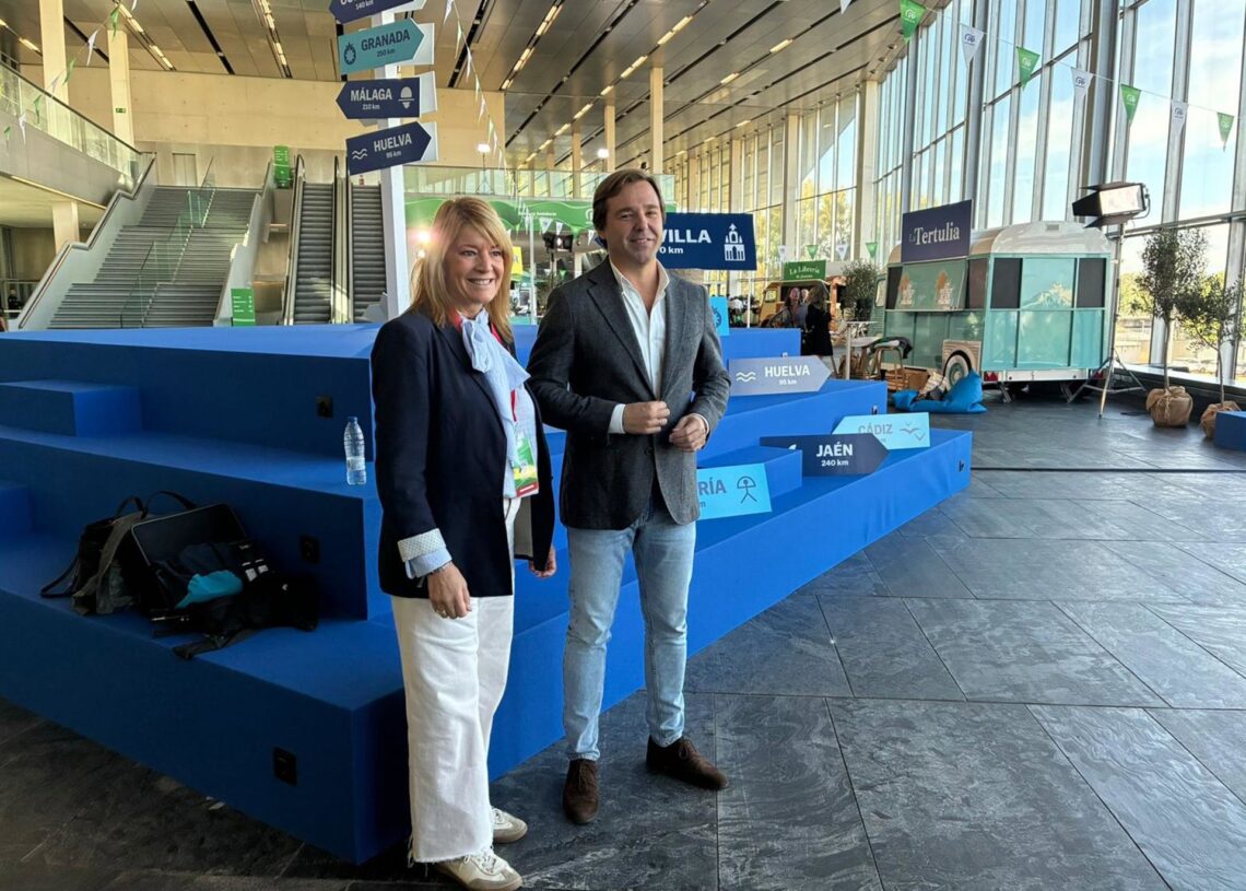 Pilar Miranda y Antonio Repullo, este viernes en Fibes, donde arrancará el 17 Congreso del PP-A, en SevillaEUROPA PRESS