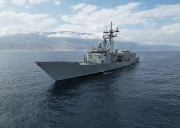 Archivo - La fragata 'Victoria' de la Armada.ESTADO MAYOR DE LA DEFENSA - Archivo