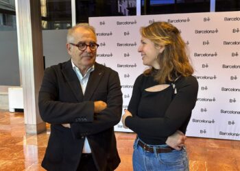 El cuarto teniente de alcalde de Barcelona, Jordi Valls, y la líder de BComú, Janet SanzEUROPA PRESS