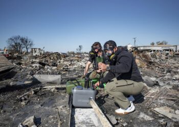 Efectivos de la Guardia Nacional trabajan en el lugar del accidente aéreo en Kentucky (EEUU).Europa Press/Contacto/Phil Speck/National Guard