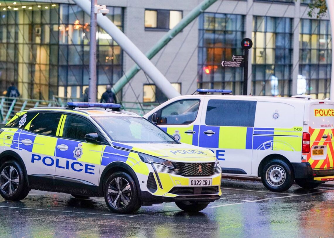 Imagen de archivo de varios vehículos de la Policía británica.Europa Press/Contacto/Ioannis Alexopoulos