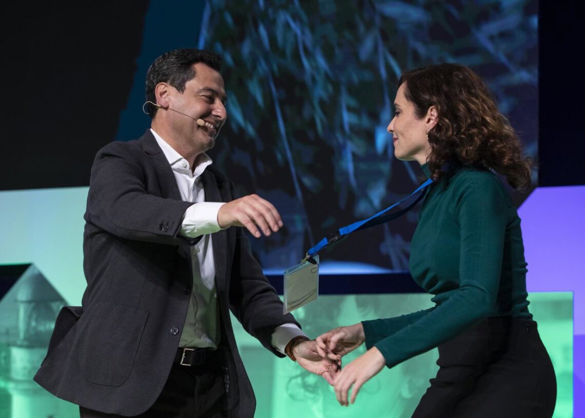 Archivo - El presidente de Andalucía,  Juanma Moreno, y la presidenta de la Comunidad de Madrid, Isabel Díaz AyusoÁlex Cámara - Europa Press - Archivo