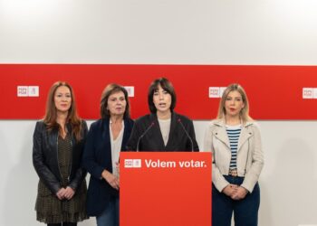 La ministra de Ciencia, Innovación y Universidades y secretaria general del PSPV-PSOE, Diana Morant, atiende a los medios de comunicación en la sede del PSPV-PSOE en València.Jorge Gil - Europa Press